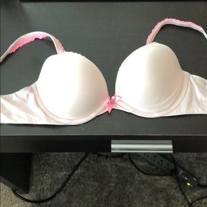 Victoria’s Secret Body by Victoria Push Up Bra 34B